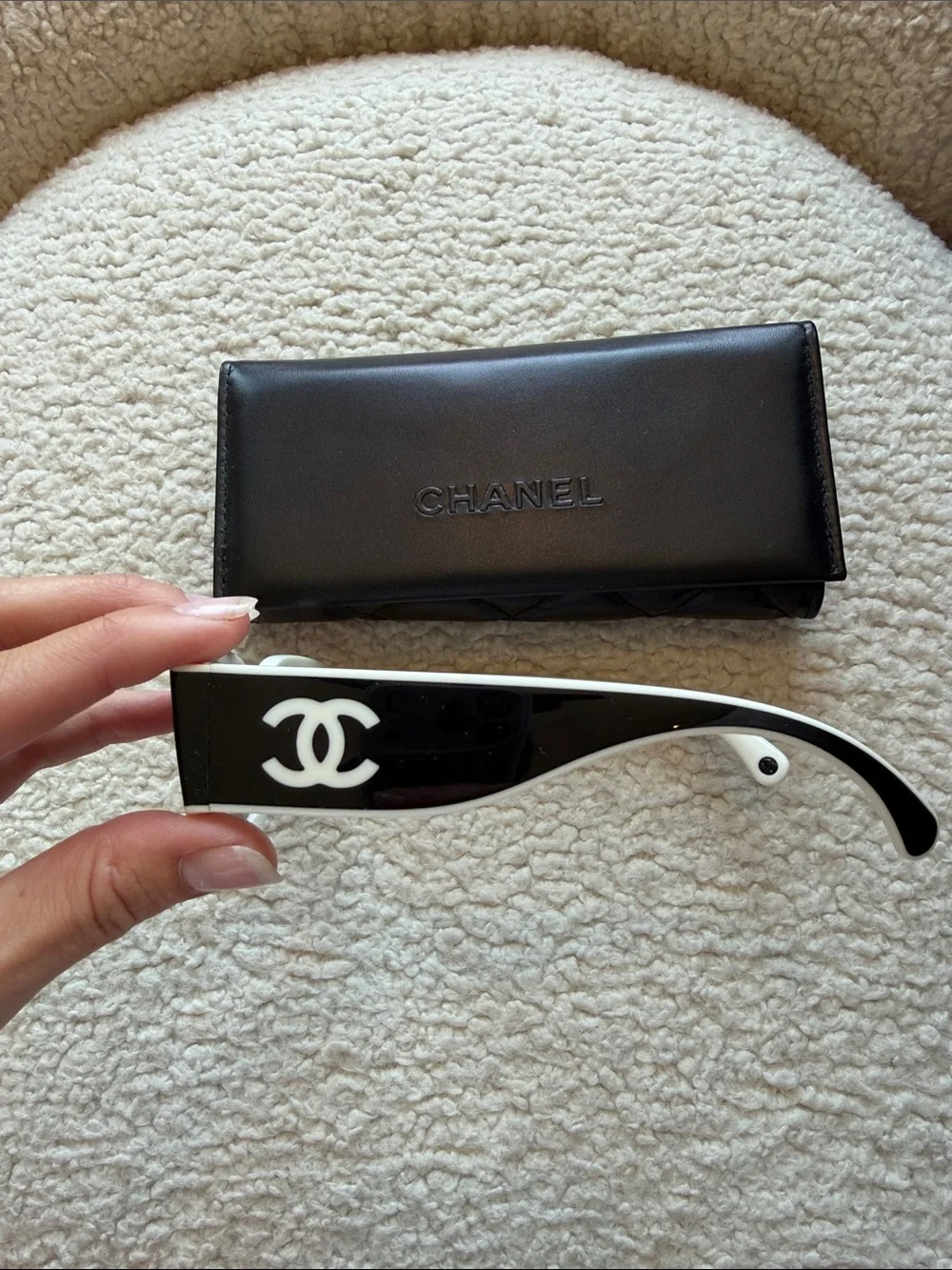 CHANEL Cat Eye Acetate Retro Sunglasses / Black Cream New - Picture 3 of 8